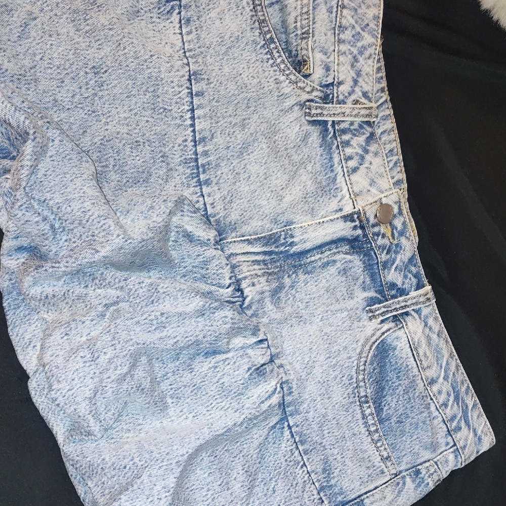 Light Acid Wash Denim Shorts - Light Blue